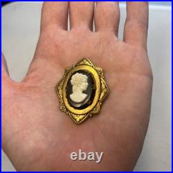 19th Century Early Victorian Era Brooch 10K Gold Natural Onyx Hand Carved Ivory
