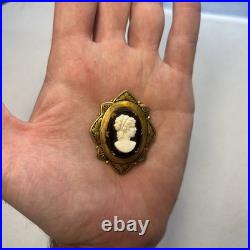 19th Century Early Victorian Era Brooch 10K Gold Natural Onyx Hand Carved Ivory
