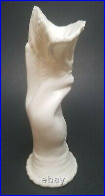 Antique Bennington Pottery Parian Ware Porcelain Victorian Hand Vase 6-1/2 Fern