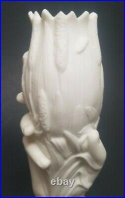 Antique Bennington Pottery Parian Ware Victorian Hand Spill Vase 6-1/2 CATTAILS