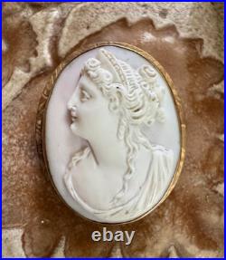 Antique Left Facing Victorian Carved Shell Cameo 10K Gold Pin Brooch 7.9 Grams