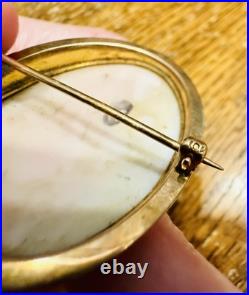 Antique Left Facing Victorian Carved Shell Cameo 10K Gold Pin Brooch 7.9 Grams