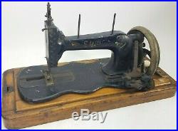 Antique New ShuttleSinger Fiddle base Sewing Machine Hand Crank Victorian