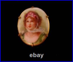 Antique Portrait Queen of Pruss ia Brooch hand painted cameo porcelain with gold