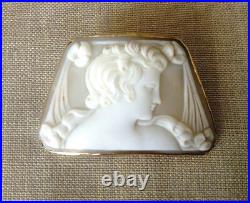 Antique Victorian18K Gold Hand made Frame Trapezoid Hand Carved Shell Cameo 7.7g