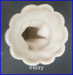 Antique Victorian Parian Ware Pottery Right Hand Spill Vase 6-5/8 SHELLS TORCH