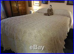 Antique Vintage Hand Crocheted Cotton Bed Coverlet Bedspread Floweretts 72x85