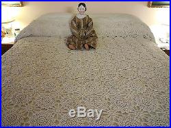 Antique Vintage Hand Crocheted Cotton Bed Coverlet Bedspread Floweretts 72x85