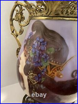 Exquisite Rare Large Victorian Portrait Hand Painted Glass Oil Lamp