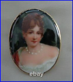 Hand Painted Elegant Victorian Cameo Brooch / Or Pendant