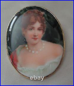 Hand Painted Elegant Victorian Cameo Brooch / Or Pendant
