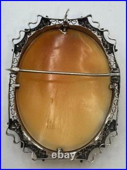 Large Antique Victorian Hand Carved Shell Cameo Brooch / Pendant, 14K Gold Frame