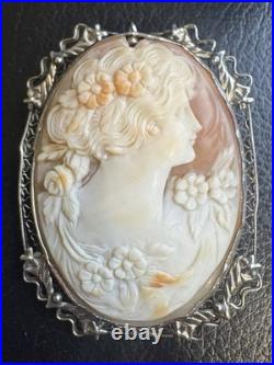 Large Antique Victorian Hand Carved Shell Cameo Brooch / Pendant, 14K Gold Frame