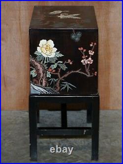 Lovely Japanese Black Lacquer Side Table On Stand Hand Painted With Crane Birds