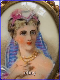 Romantic French (from Limoges) Victorian Brooch Hand painted on Porcelain
