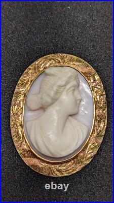 Victorian 10k Gold Classical Motif Hand-Carved Shell Cameo Brooch 2 Tone Gold