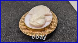 Victorian 10k Gold Classical Motif Hand-Carved Shell Cameo Brooch 2 Tone Gold