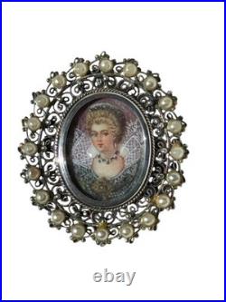 Vintage Portrait Brooch Hand-Painted Mini 800/835 Filigree Faux Pearl Halo