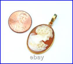 Vintage Victorian Hand Carved Shell Cameo Brooch Pendant 18K Yellow Gold Jewelry