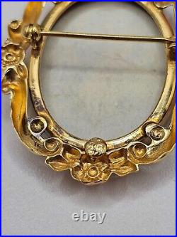Vintage Victorian Hand painted 10k yellow gold brooch