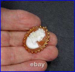 Vintage Victorian Italy Hand Carved Shell Cameo Brooch Pendant 14K Yellow Gold