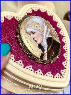 WONDERFUL LARGE Antique Victorian Brooch Hand-Painted Woman In Ornate Setting